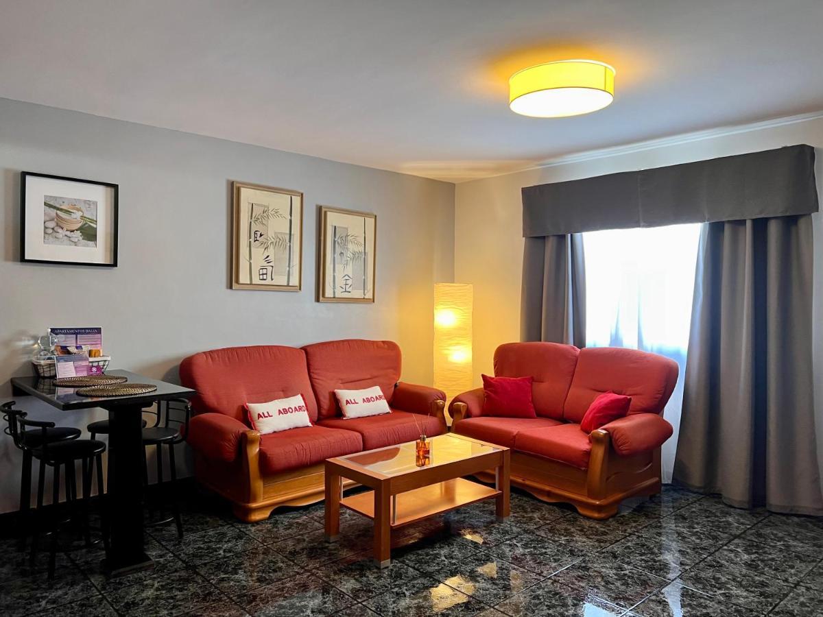 Apartamentos Dalia Vecindario Kültér fotó